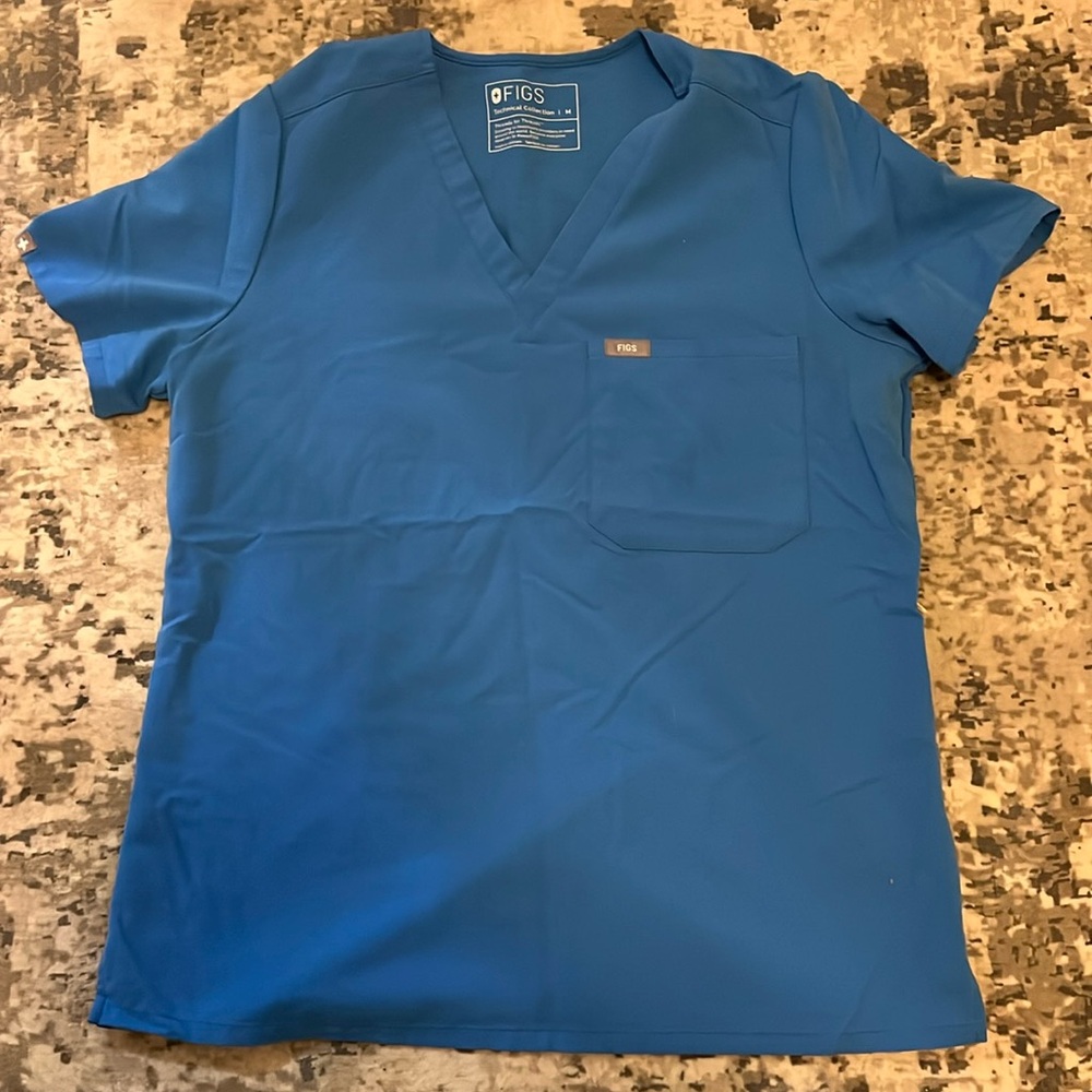 Figs caterina women medium scrub top. Light blue color